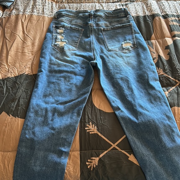 High Rise Jeans - Picture 2 of 6